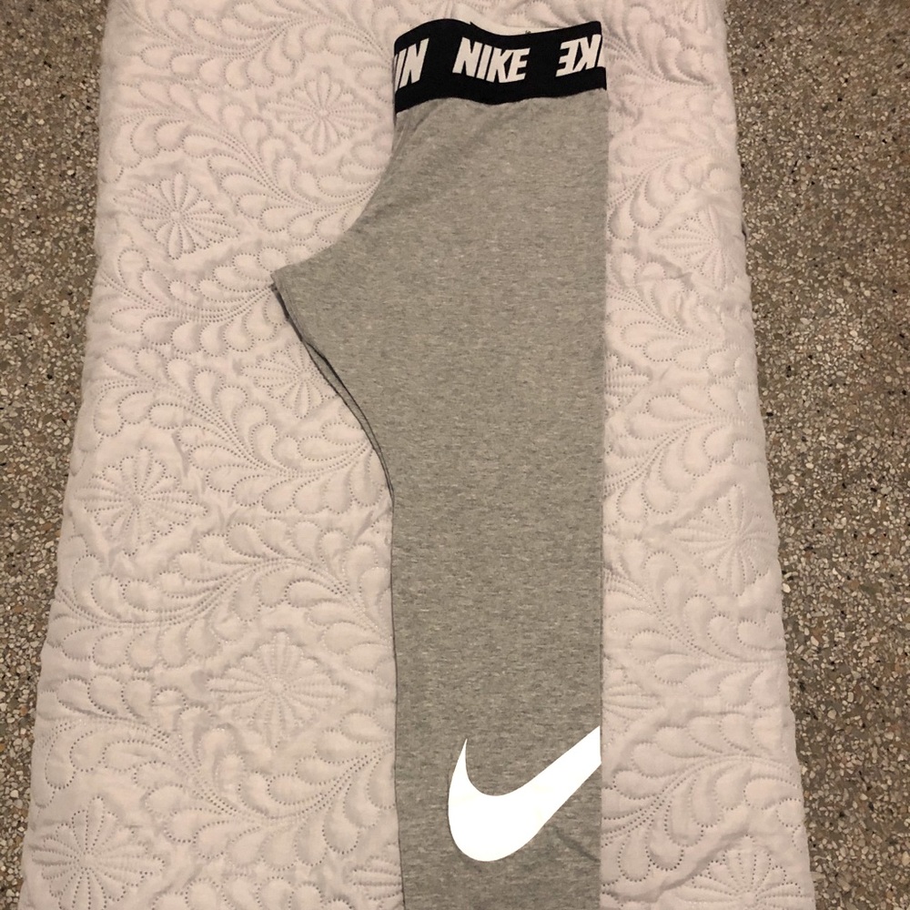 Nike leggings. Perfect condition. Worn once